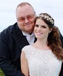 Kim Dotcom and Elizabeth Donnelly pose for photos. Photo / via Twitter