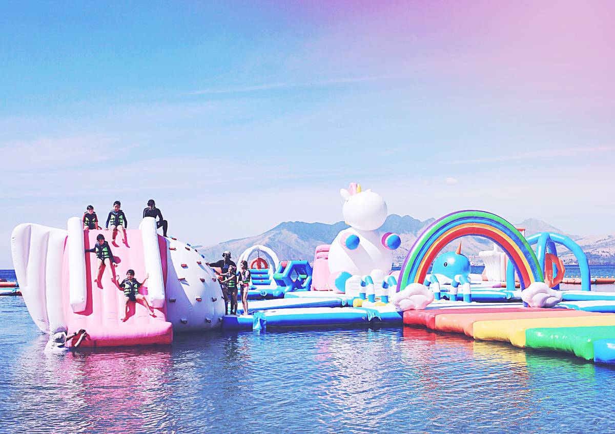 Unicorn Island The Pilipines Blow Up A Huge 4 100 Square Meter