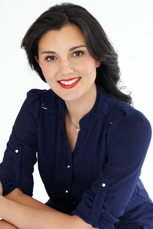 New Zealand children's author Joy Ramirez has died while honeymooning in Vanuatu.