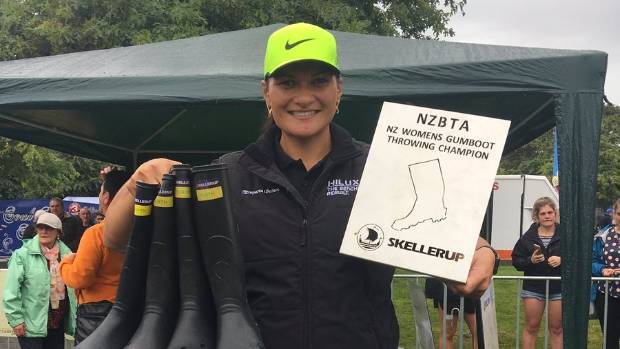 Valerie Adams, 'NZ Gumboot Champion right here'. Photo / Twitter