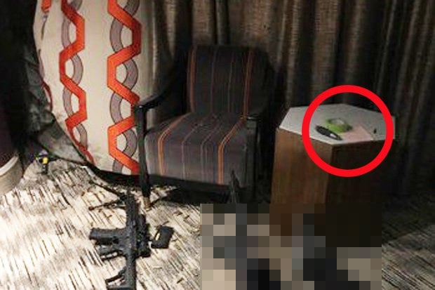 Leaked photos from inside the hotel room where Stephen Paddock was staying show a note on a side table.