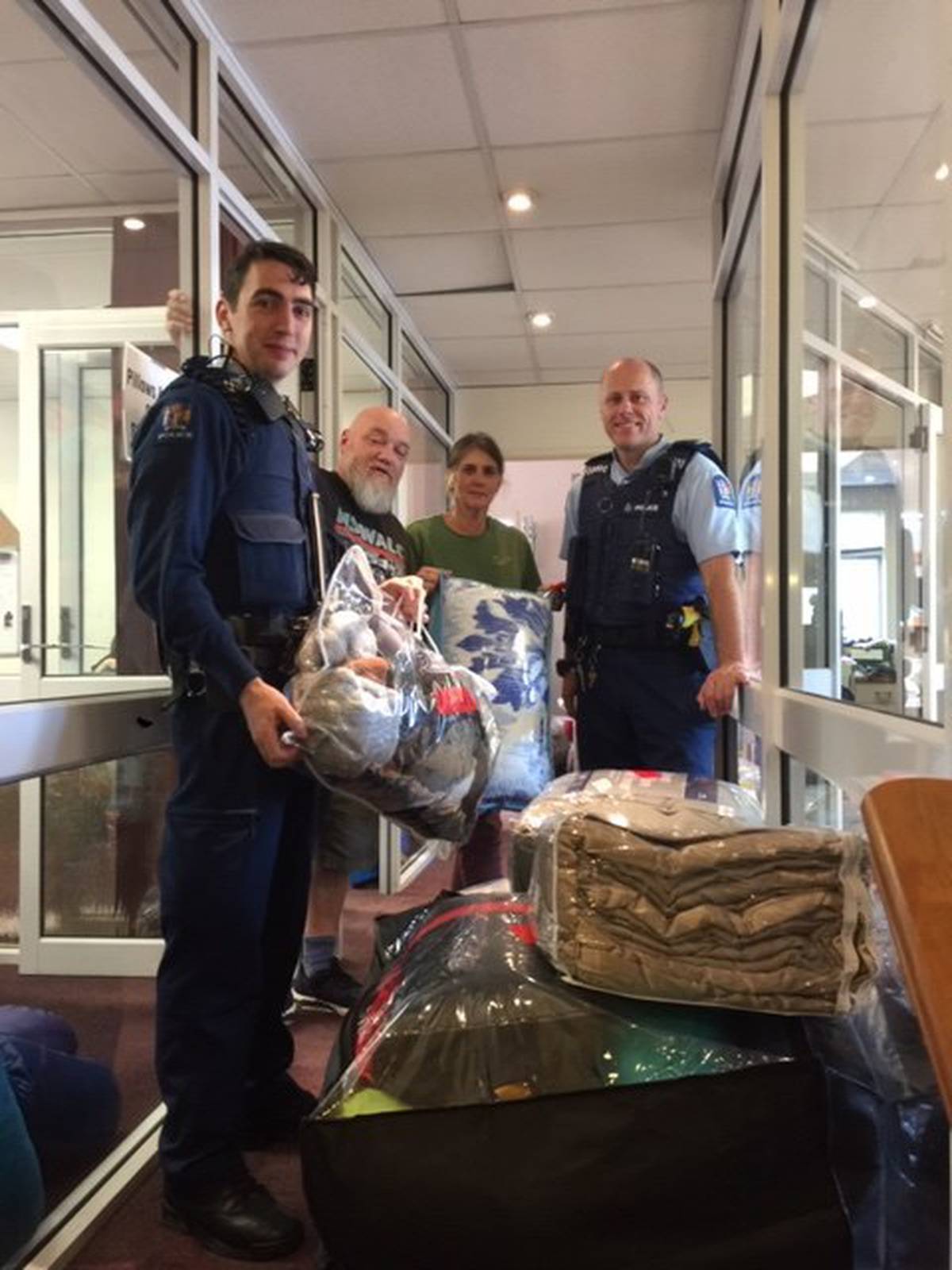 West Auckland Cops Help Re Home Family Who Lost House In Ranui