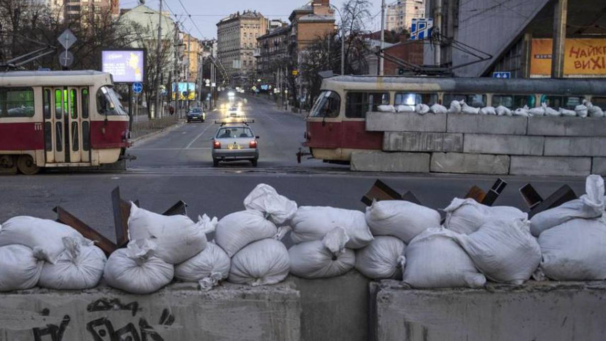 Wojna rosyjsko-ukraińska: Rosjanie przenoszą uwagę z Kijowa – ograniczanie celów?