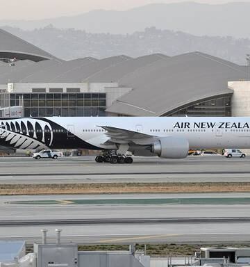 Flying From Auckland To Los Angeles Aboard Air New Zealand Nz Herald
