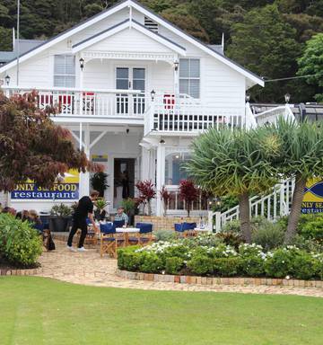 Let S Eat Aw Shucks Seafood By The Bay Nz Herald