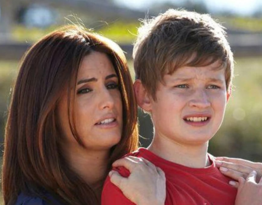 Były aktor Home And Away, Felix Dean, został oskarżony o rzekomy atak młotem