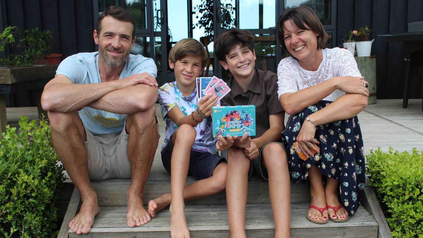 Ben, Matteo, Quentin and Audrey with the new game they invented, the Fly Funky Fly.