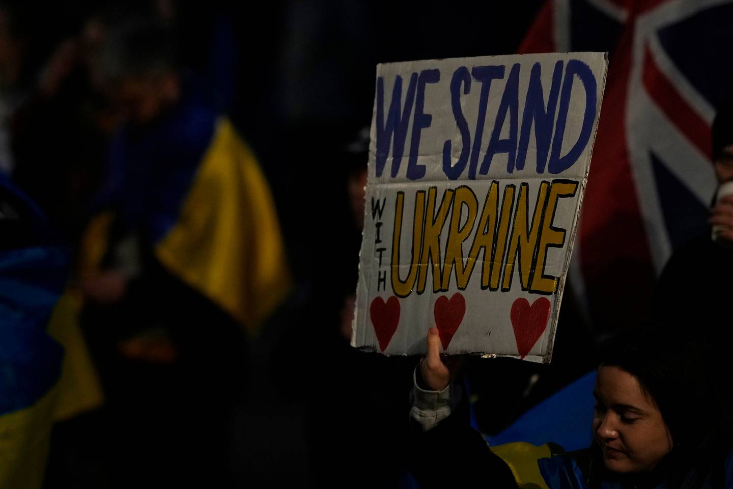 3月24日，乌克兰支持者在伦敦特拉法加广场示威，抗议俄罗斯入侵乌克兰。 照片/美联社