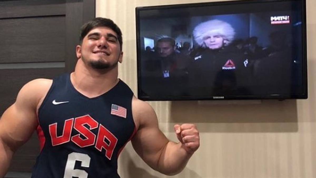 The new 'Hulk' - Russian teen MMA hopeful whose neck is so big 'a knife can't penetrate it' - NZ Herald