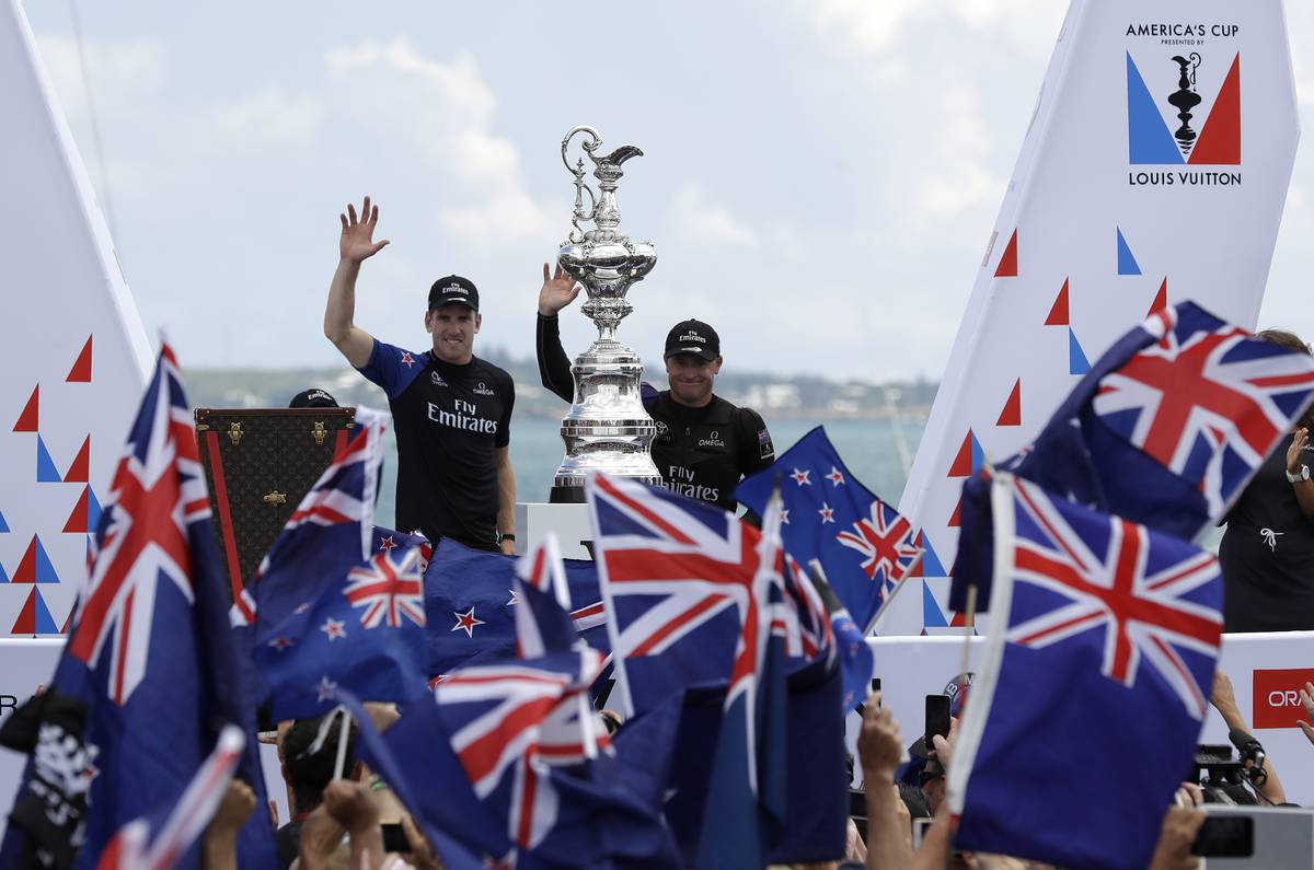 1 us cup. America's Cup. Кубок Америки (регата). America’s Cup новая Зеландия. Cup of America Швейцария.