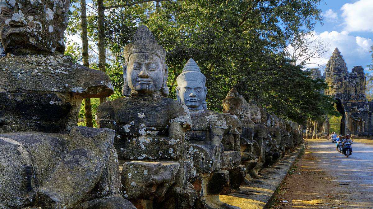 Angkor Wat’ı ziyaret etmenin en iyi yolları Siem Reap, Kamboçya’dandır.