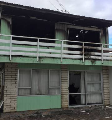 Neighbours Wake Sleeping Residents To Escape Blazing Hamilton House Fire Nz Herald