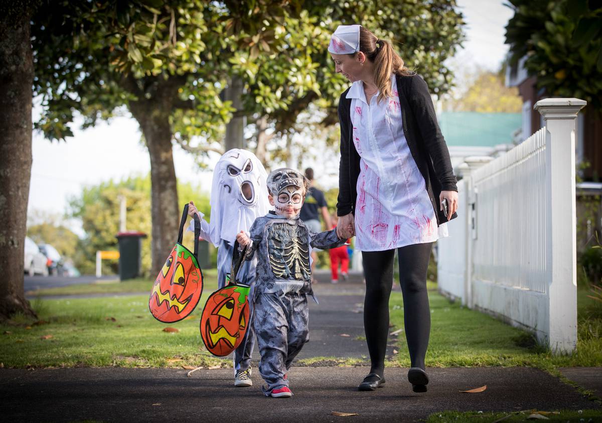 Halloween Kiwi Mums On The Etiquette Of Trick Or Treating Nz Herald