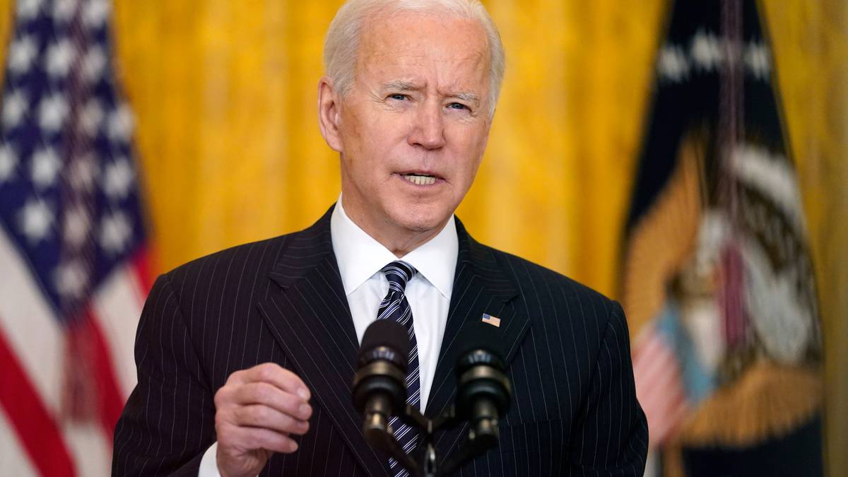 Photo of La réponse du président Joe Biden aux questions sur les armes à feu et l’immigration laisse les Américains perplexes