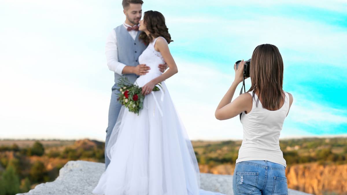 Fałszywe wiadomości od fotografa zostały ujawnione po złamanym sercu nowożeńców