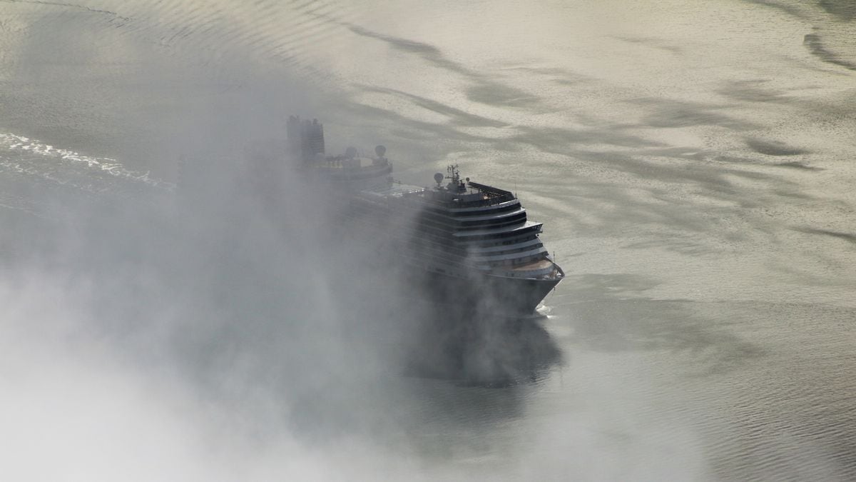 Cruise ship in storm: Passengers left rocked after boat battered by bad weather