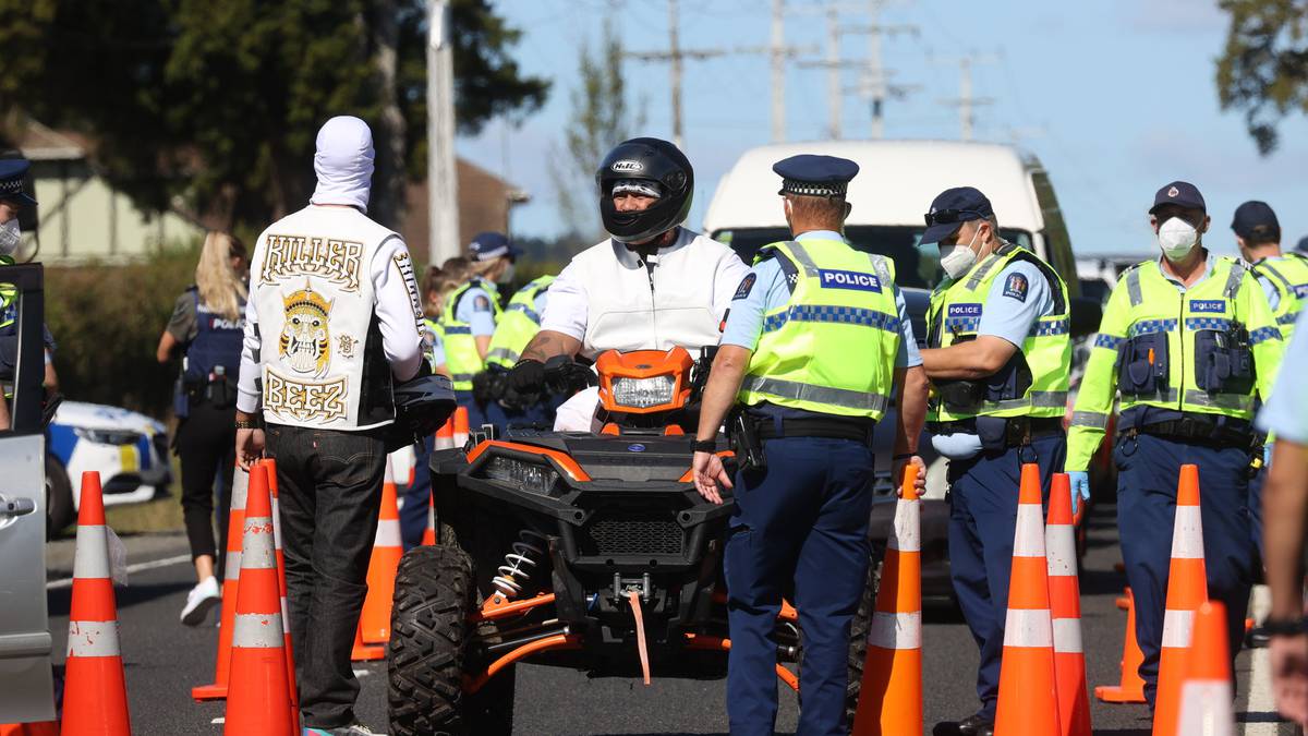 Killer Beez host 150-strong party after motorway chaos