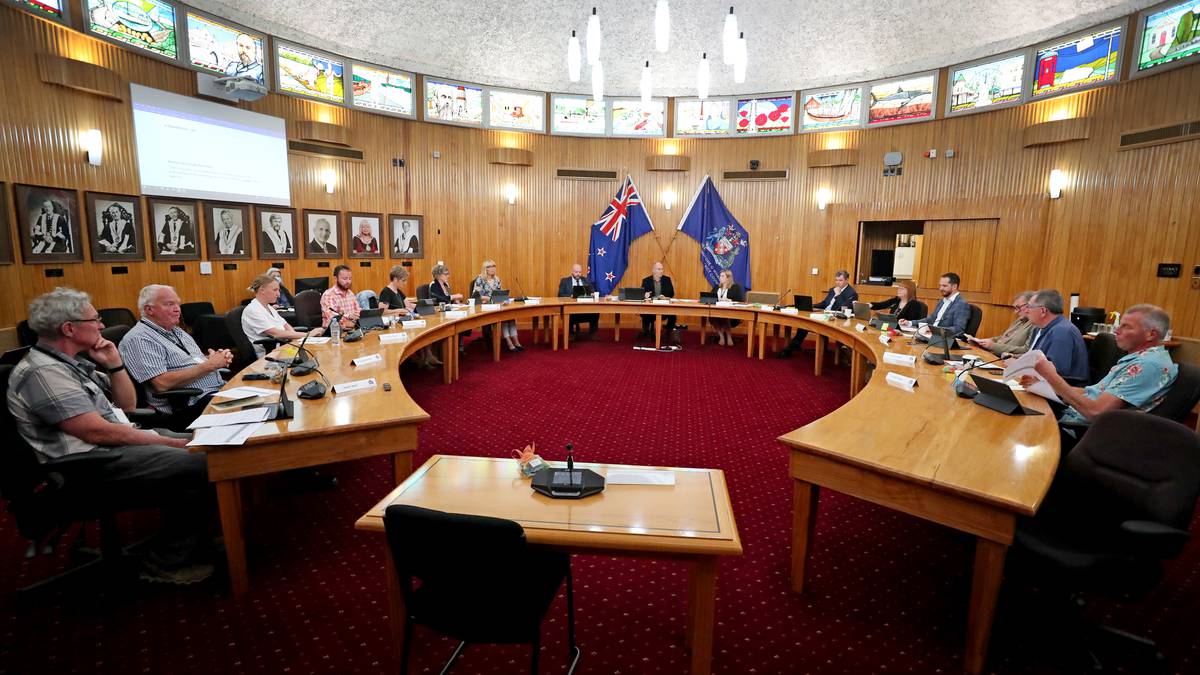 Whanganui District Council deliberates on annual plan; rates rise could be higher than first thought