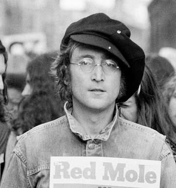 Wife Of John Lennon S Assassin Reveals He Told Her About His Plans