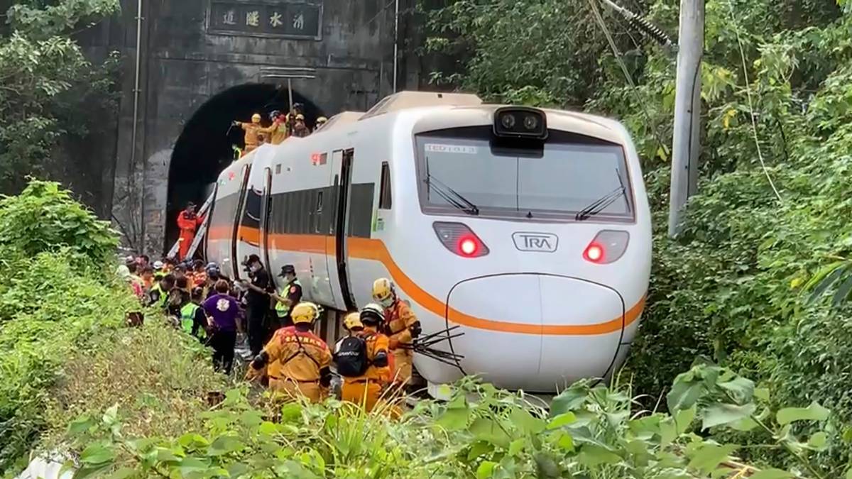Photo of Accident de train à Taïwan: des responsables demandent leur arrestation après un déraillement