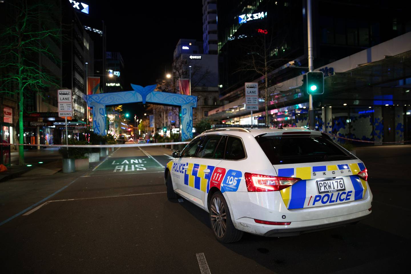 Police had cordons in place between Customs St East and Shortland St in the Auckland CBD. Photo / Hayden Woodward