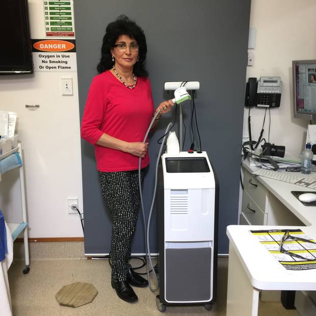 Real Housewife Tests Tummy Fat Destroying Machine Nz Herald
