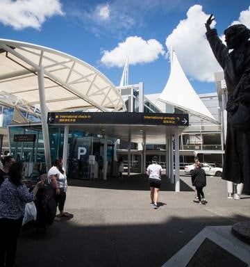 Auckland Airport And Uber Team Up Nz Herald