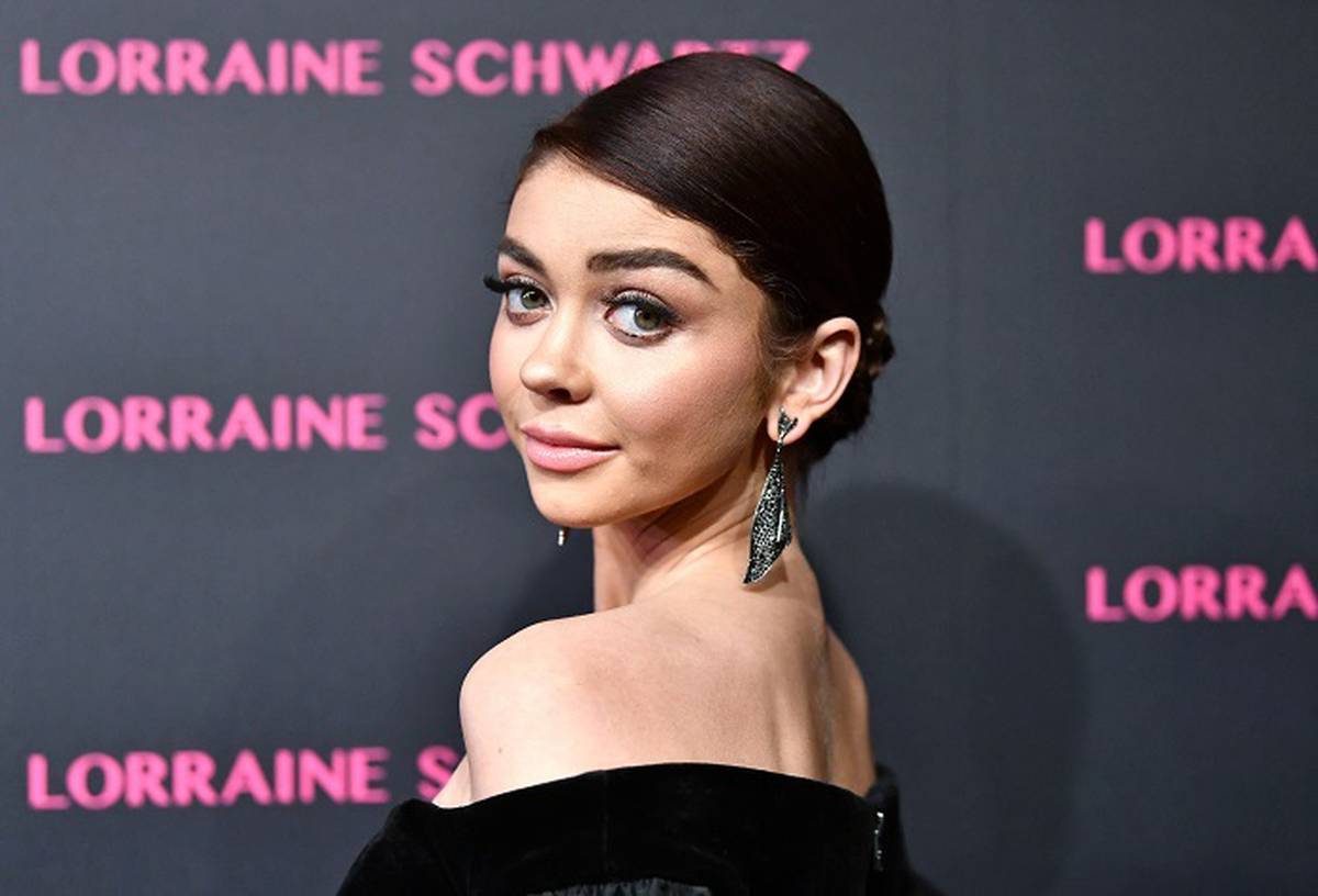 Modern Family Star Sarah Hyland Shows Off Surgery Scars Nz Herald