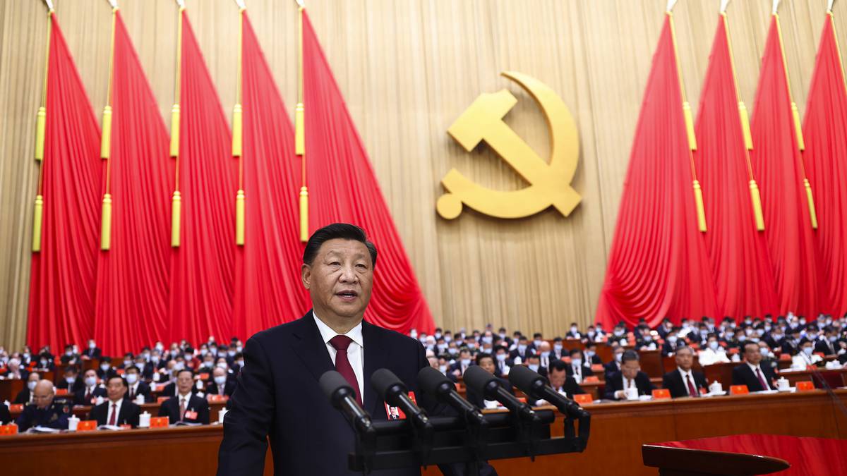Photo of Čínsky prezident Si Ťin-pching vyzýva na posilnenie vojenskej sily, keďže sa otvára kongres strany
