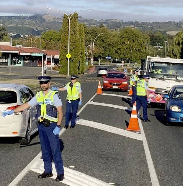 Taupō police run a checkpoint. Photo / Taupō and Turangi Weekender