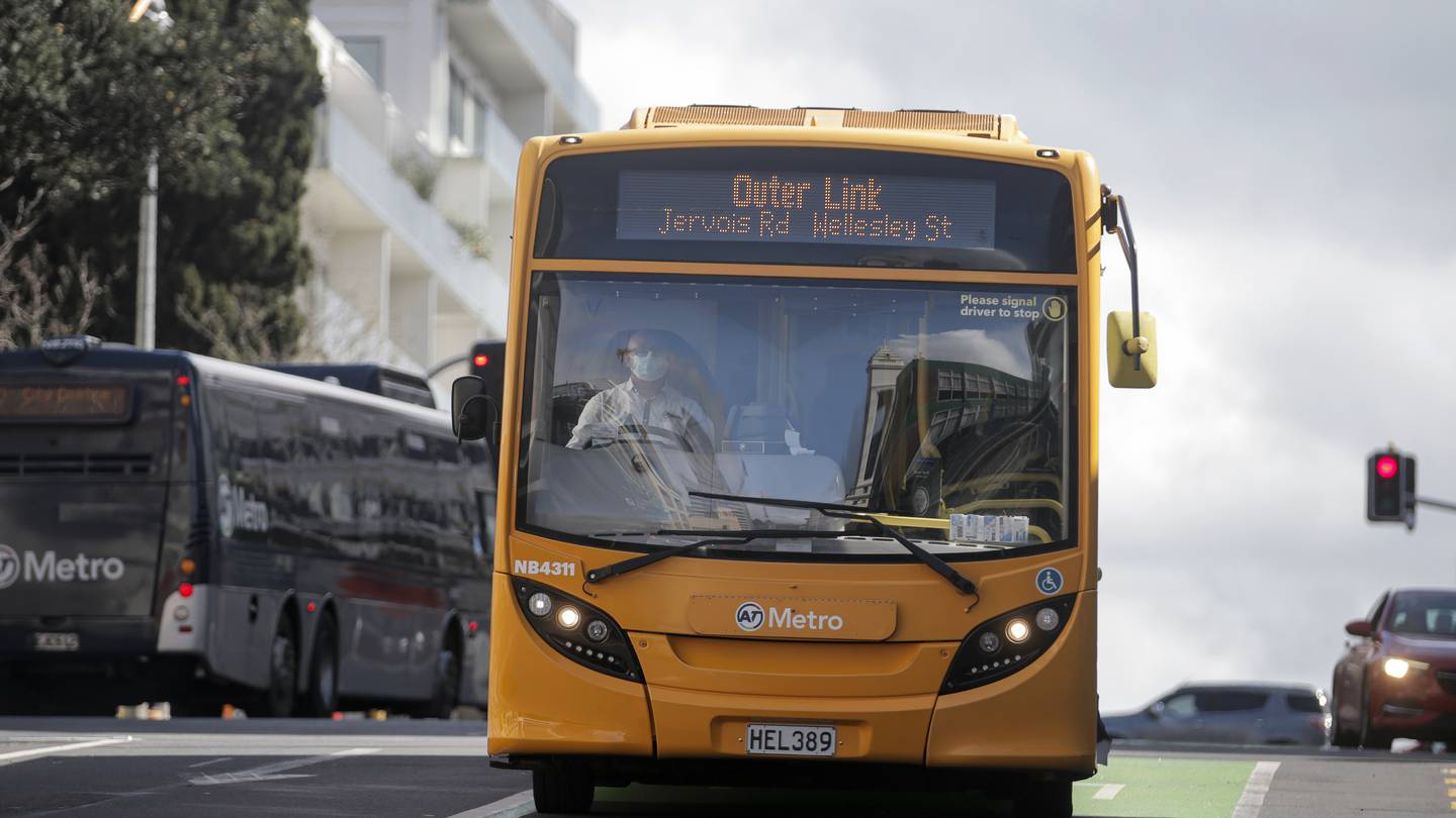 Auckland Transport (AT) is rolling out screen dividers on buses, separating drivers from passengers, after at least two stabbings on the city’s buses this year. Photo / Alex Burton