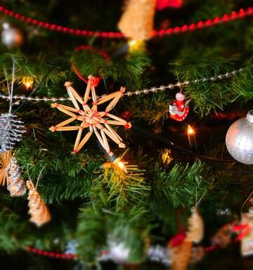 Putting Up Your Christmas Lights Now Will Make You Happier