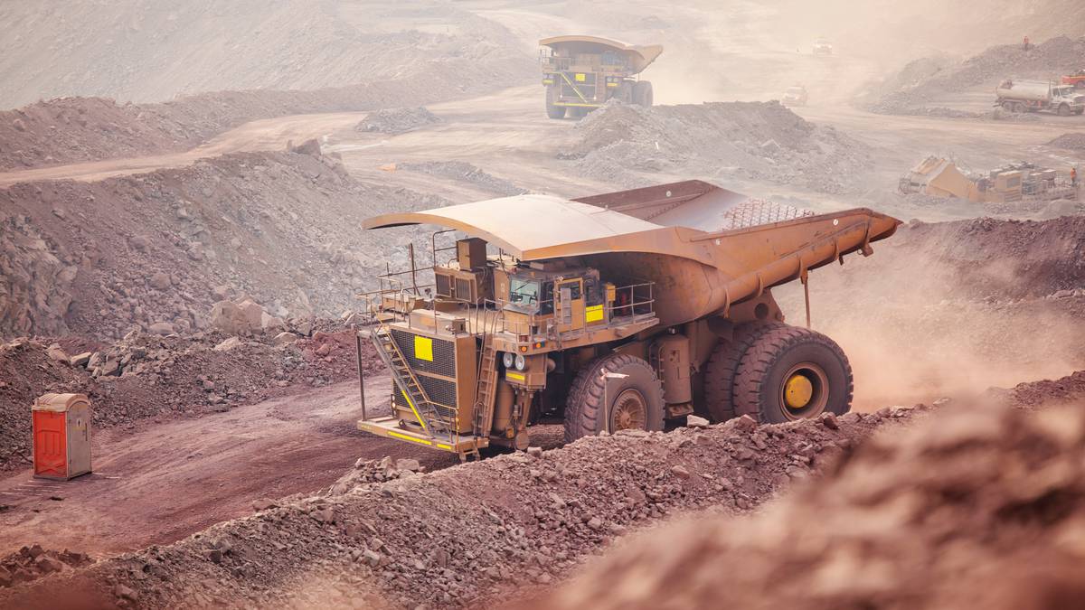 The Premium Debate: Kiwis cash in on lucrative mining jobs in Aussie