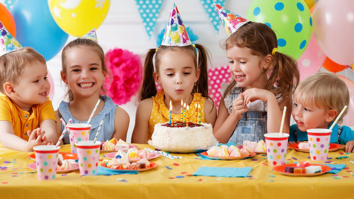 Ibu dikritik karena mengeluarkan anak autis dari pesta ulang tahun