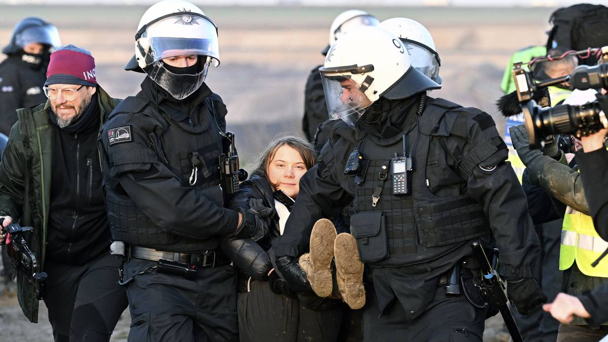 ألقت الشرطة في ألمانيا القبض على الناشطة البيئية غريتا ثونبرج