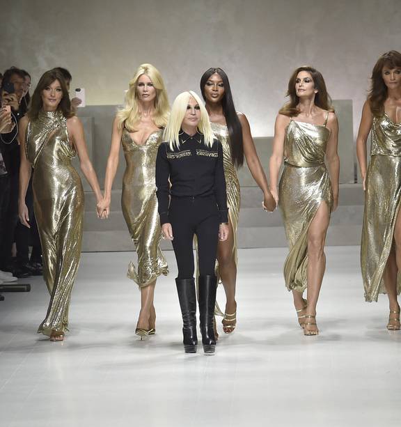 Original 90s supermodels outshine young models at Fashion Week - NZ Herald