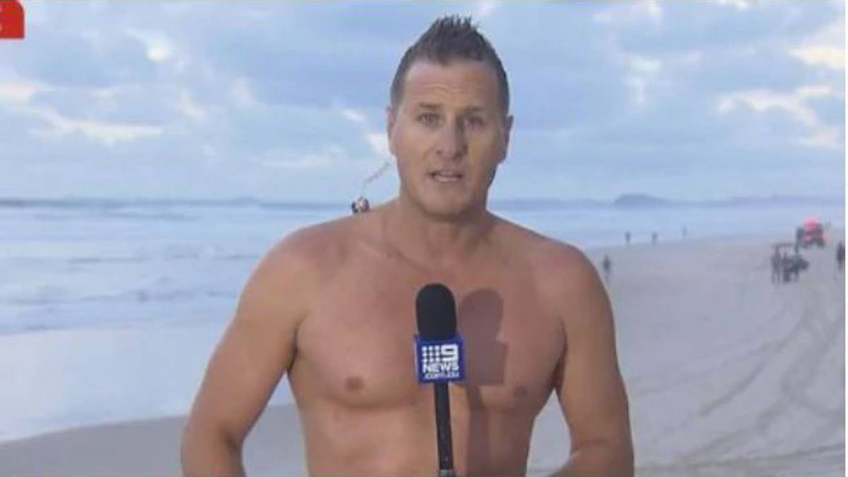 Photo of TV-Wettermann entfernt Körper aus dem Wasser an der Goldküste