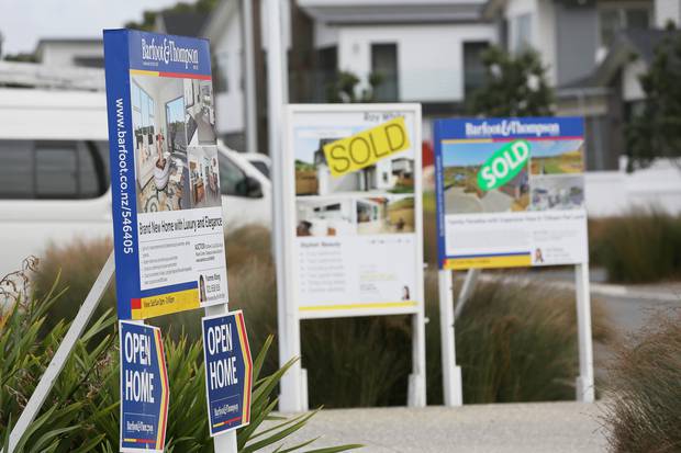 Consumer research company Canstar says home loan customers are in a strong position and should negotiate with banks for a better home loan deal. Photo / Chris Loufte 