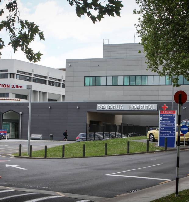 Rotorua Hospital's anaesthetic technicians begin seven-day strike - NZ ...