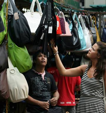 Malaysia Shopping Fake And Fabulous Nz Herald