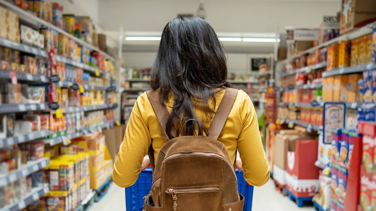 Zmiana w supermarketach: dlaczego ceny są tak wysokie i co się z tym robi?