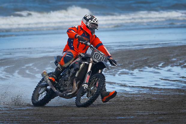 Karl Brown gets his road class bike going hard on South Beach.