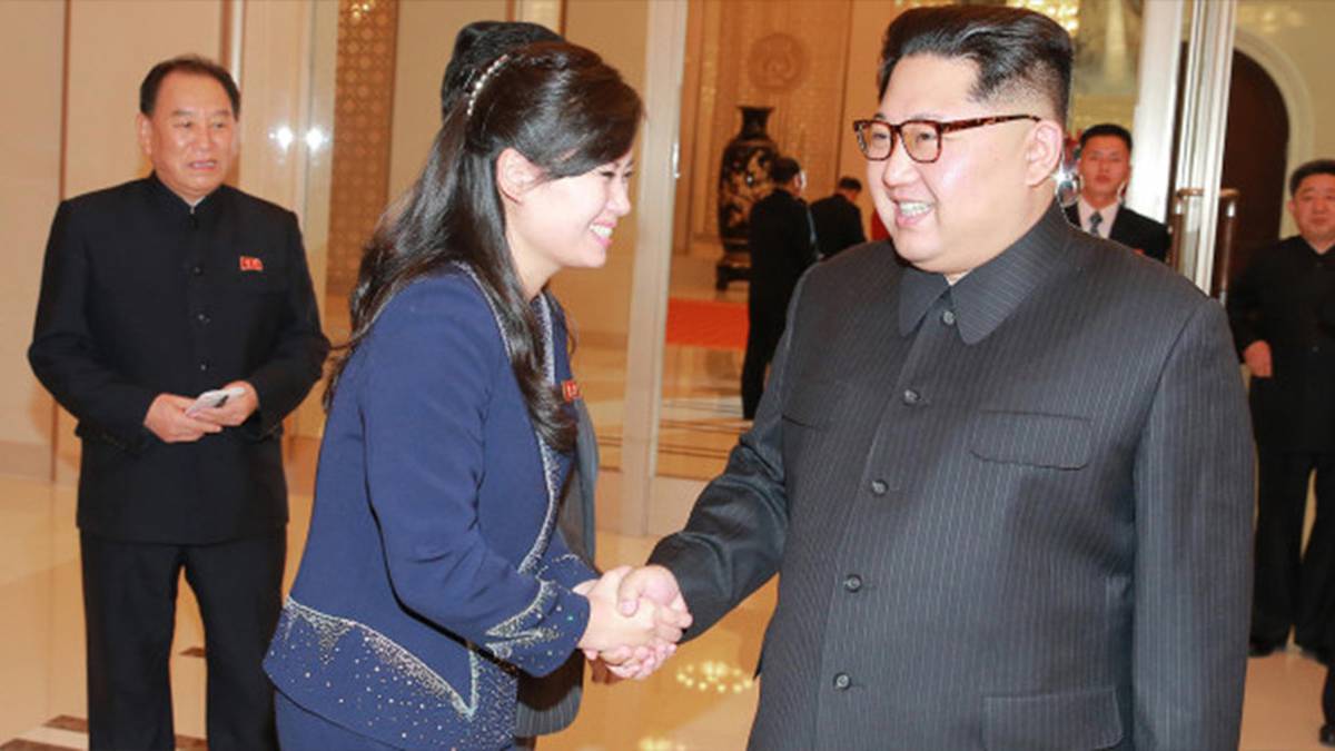 kim jong un s new woman former lover replaces wife at his side in mystery power shift nz herald