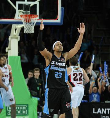 Basketball Bruton Shows He S Still Got It Nz Herald