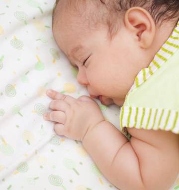 Doctors Fail To Pick Up Newborn Baby S Cataract Nz Herald