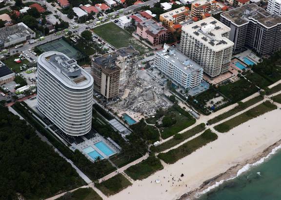 Miami building collapse: High-rise tower was 'sinking' for decades before  it collapsed - NZ Herald