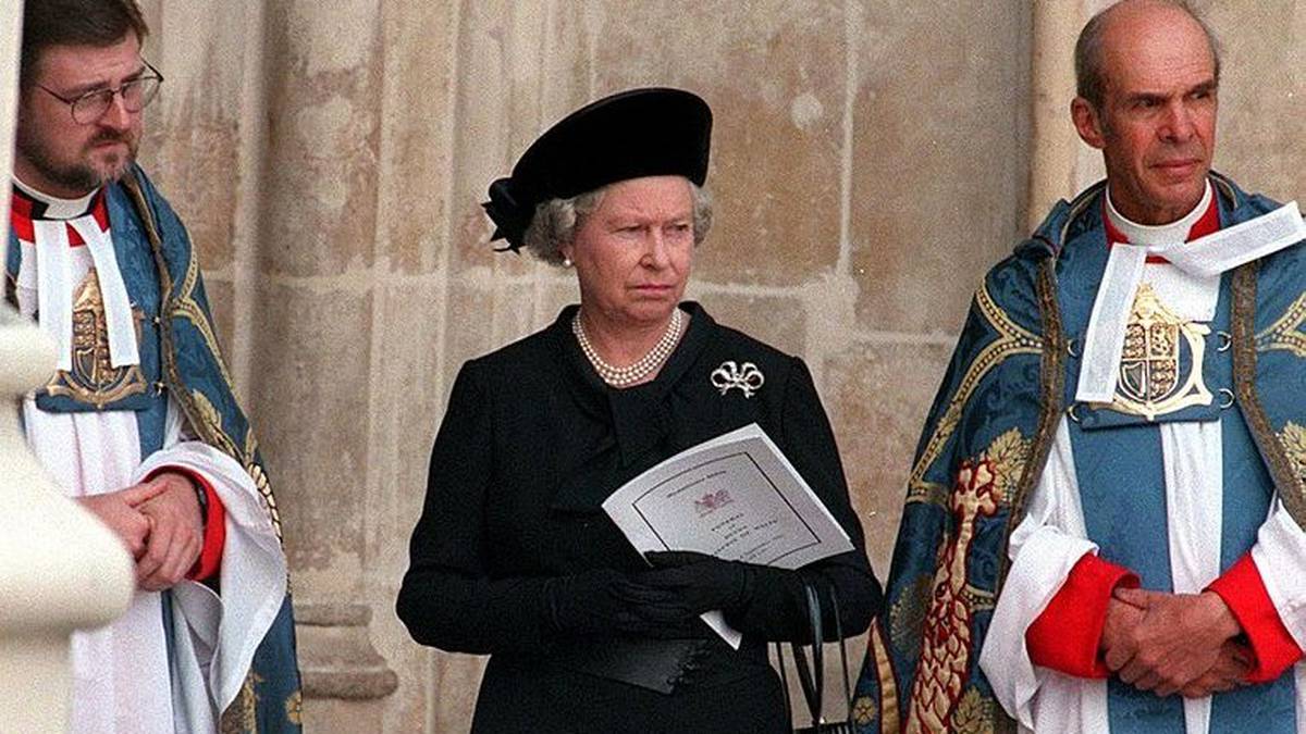 Mort de la reine Elizabeth: évoquant pourquoi la reine a enfreint le protocole