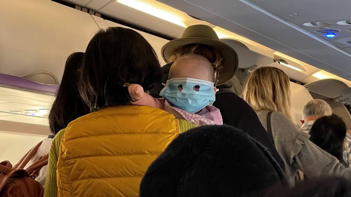 Covid 19 Omicron outbreak: Baby in full-face mask on Air NZ flight sparks debate