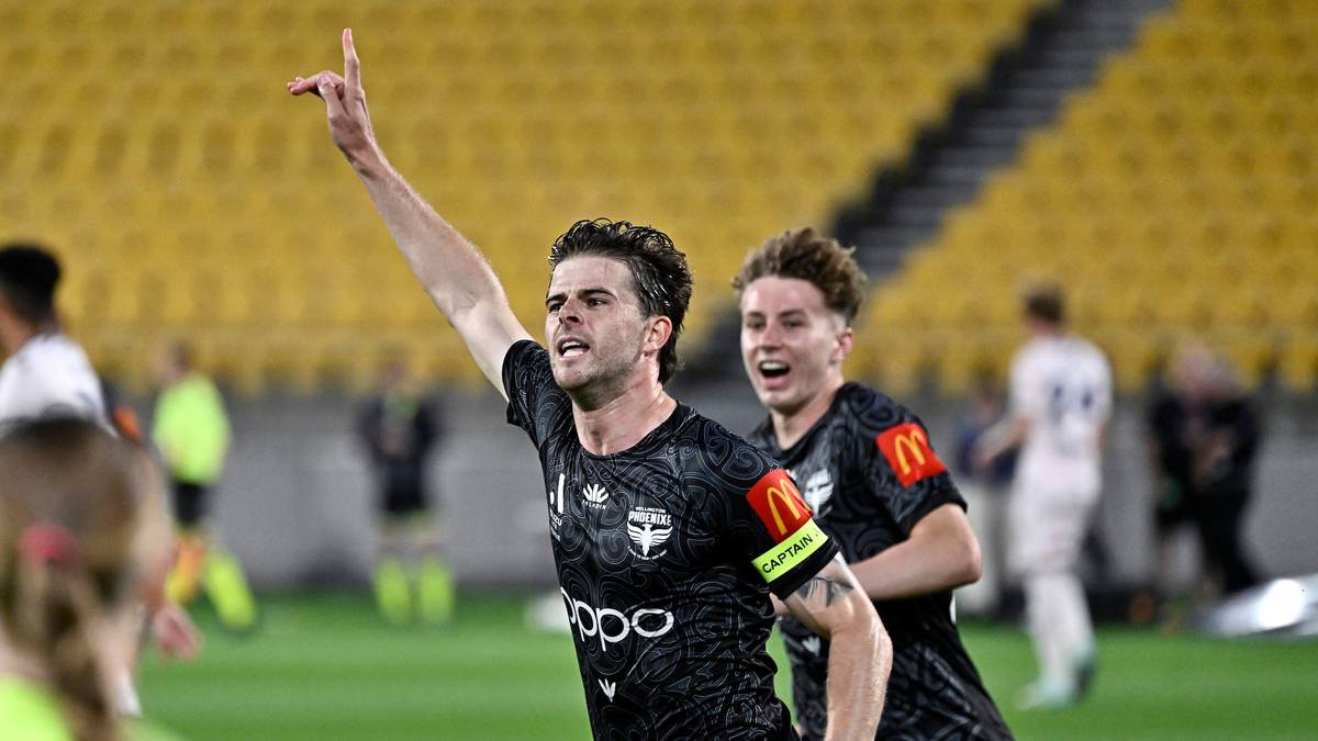 Wellington Phoenix return to top of A-League men’s