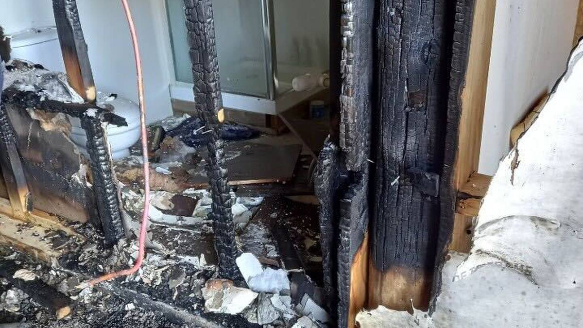 Clima: un rayo prende fuego a la casa de Whangārei Heads
